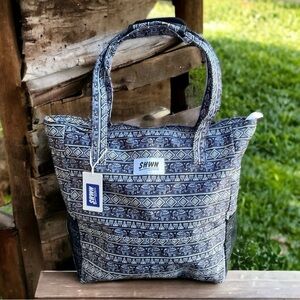 Shwn Waterproof Shoulder Bag